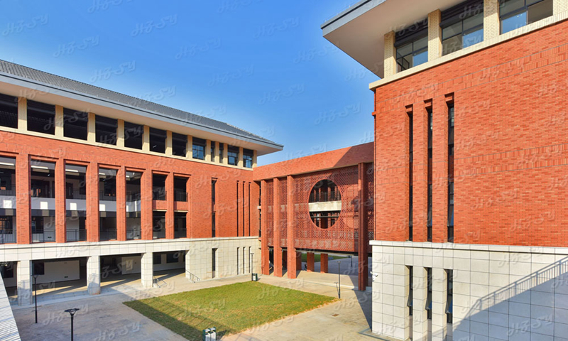 ��ѧ�������Ź�������һ��У԰����